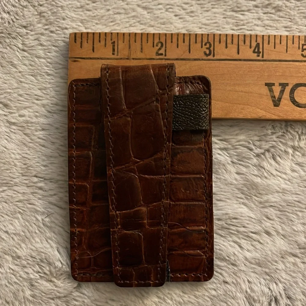 Faux embossed leather credit card/money clip  NWOT Sienna